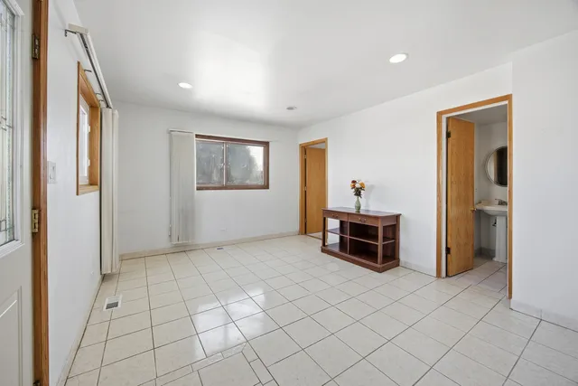 $479,999 | 9013 Oriole Avenue, Morton Grove, IL 60053