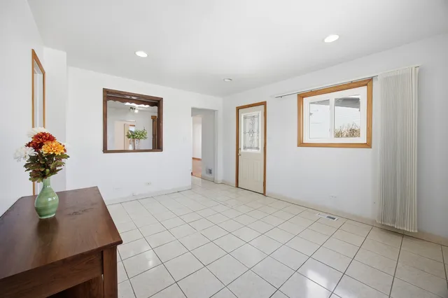 $479,999 | 9013 Oriole Avenue, Morton Grove, IL 60053