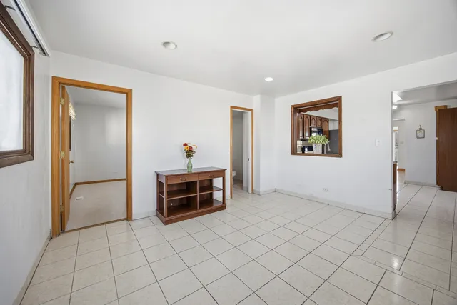 $479,999 | 9013 Oriole Avenue, Morton Grove, IL 60053