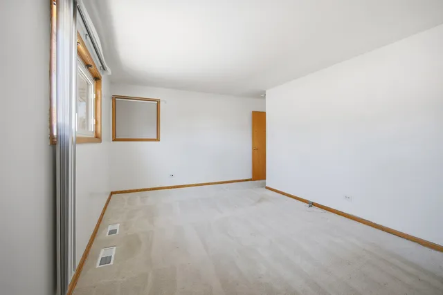 $479,999 | 9013 Oriole Avenue, Morton Grove, IL 60053