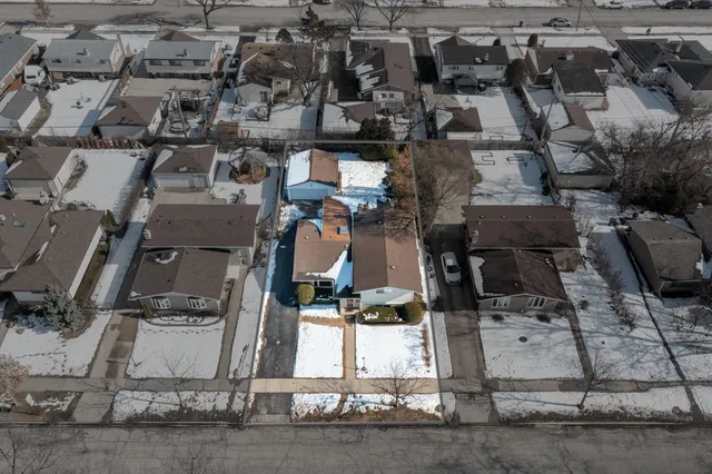 $479,999 | 9013 Oriole Avenue, Morton Grove, IL 60053