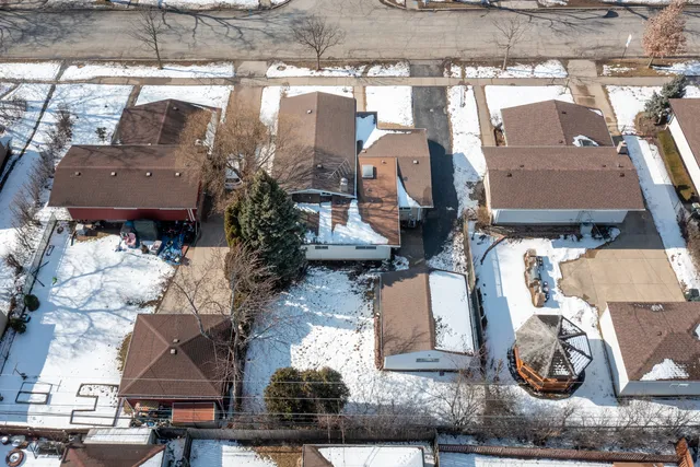 $479,999 | 9013 Oriole Avenue, Morton Grove, IL 60053