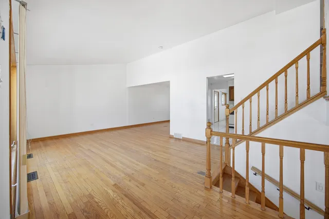 $479,999 | 9013 Oriole Avenue, Morton Grove, IL 60053