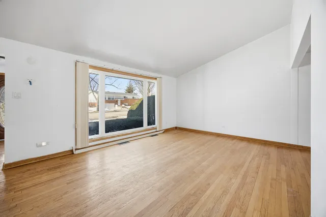 $479,999 | 9013 Oriole Avenue, Morton Grove, IL 60053