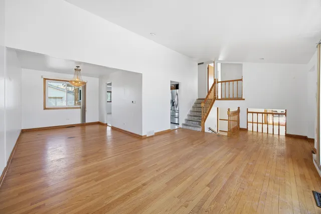 $479,999 | 9013 Oriole Avenue, Morton Grove, IL 60053