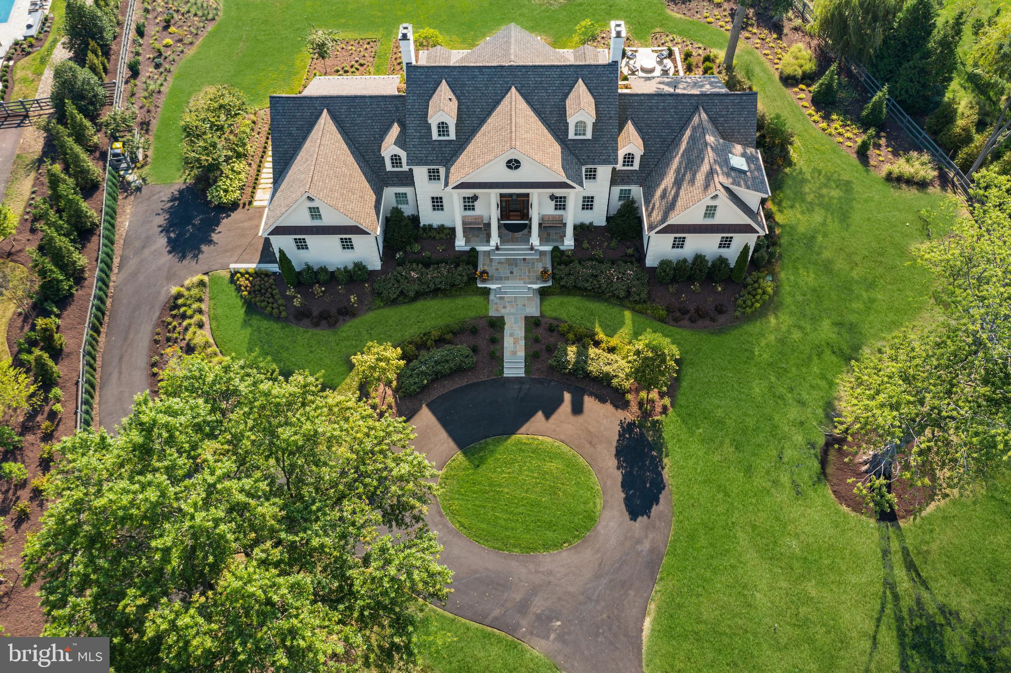 3200 Arundel On The Bay Road Annapolis, MD 21403 - Photo 6 of 110 Circular drive