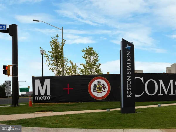 $327,500 | 1712 Lake Shore Crest Drive, Unit 14, Reston, VA 20190