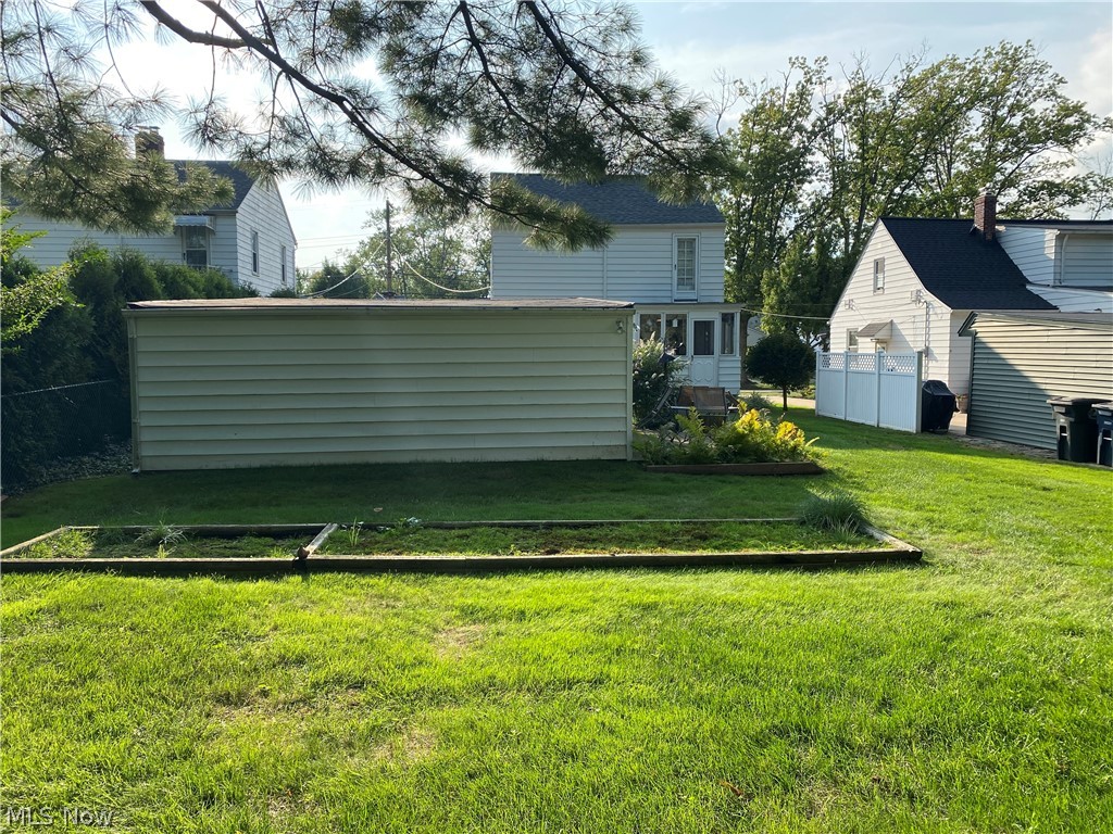 1211 Gordon Road Cleveland, OH 44124 - Photo 6 of 32
