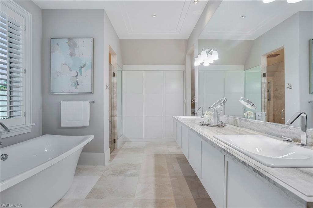 32 6th Street South Naples, FL 34102 - Photo 27 of 37