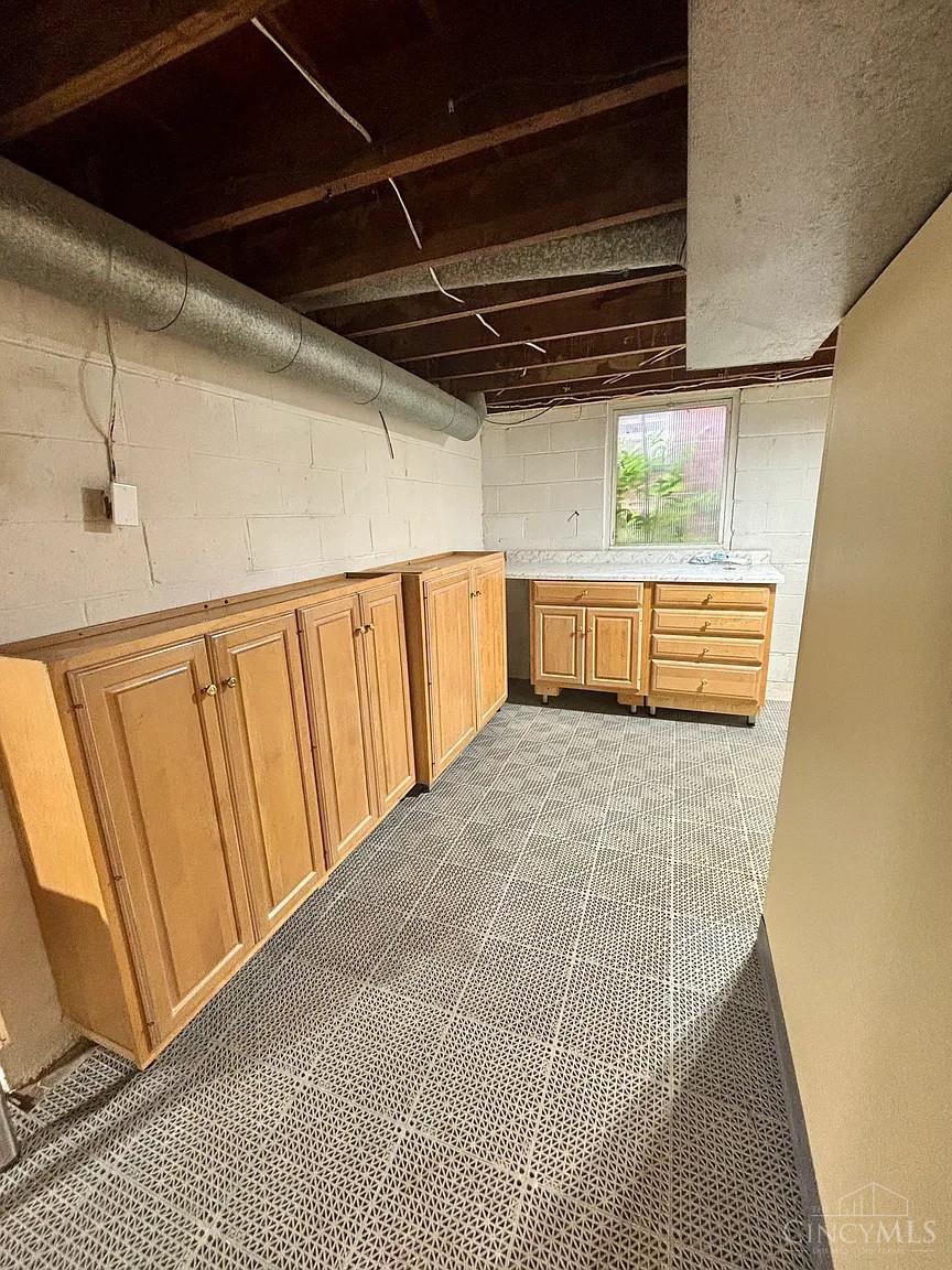 6015 Red Bank Road Cincinnati, OH 45213 - Photo 11 of 14