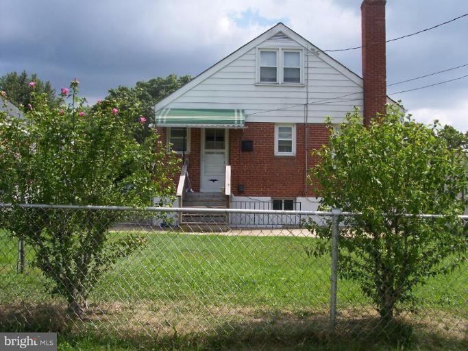 6918 Chambers Road Baltimore, MD 21234 - Photo 3 of 5 Back of house from back of property