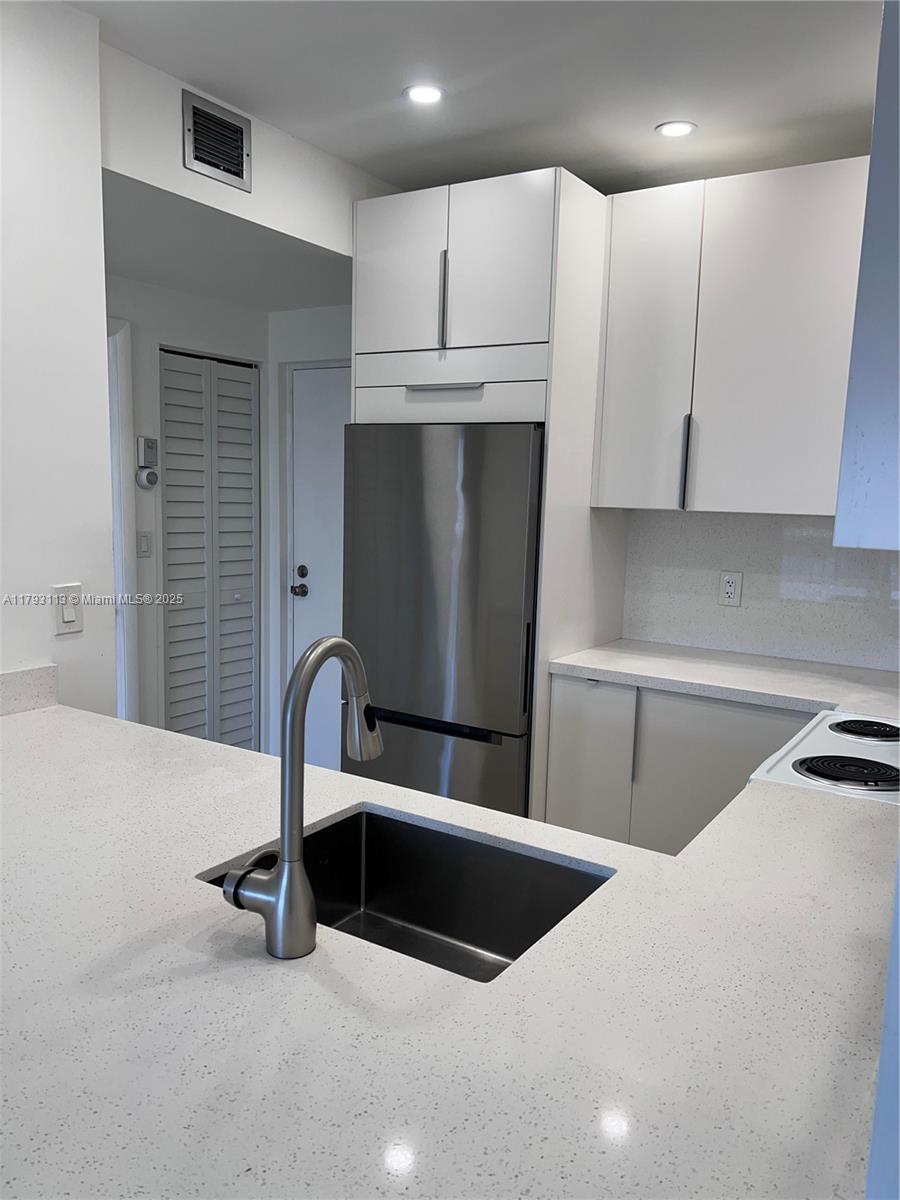 400 North Riverside Drive, Unit 512 Pompano Beach, FL 33062 - Photo 4 of 68 Gallery Image 4
