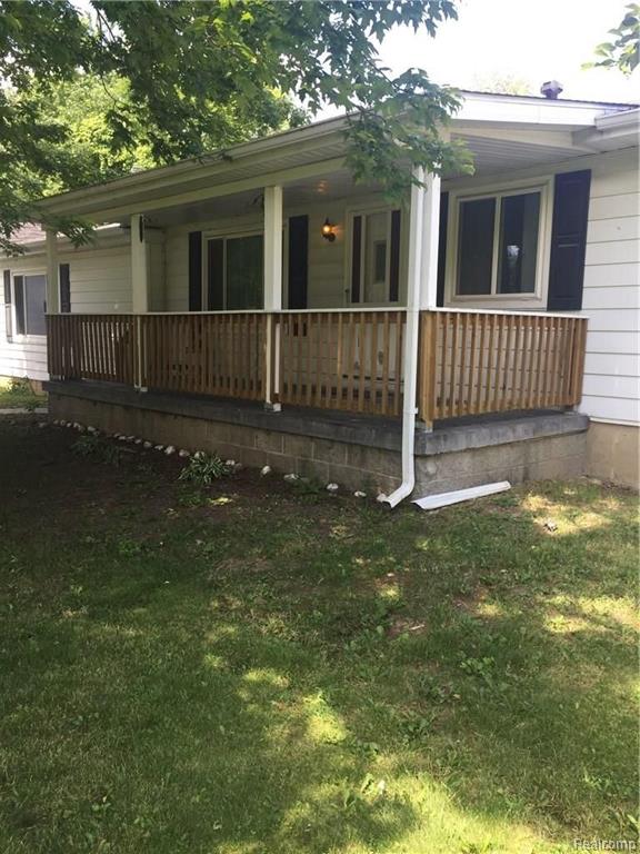 3608 Hunt Road Lapeer, MI 48446 - Photo 3 of 34