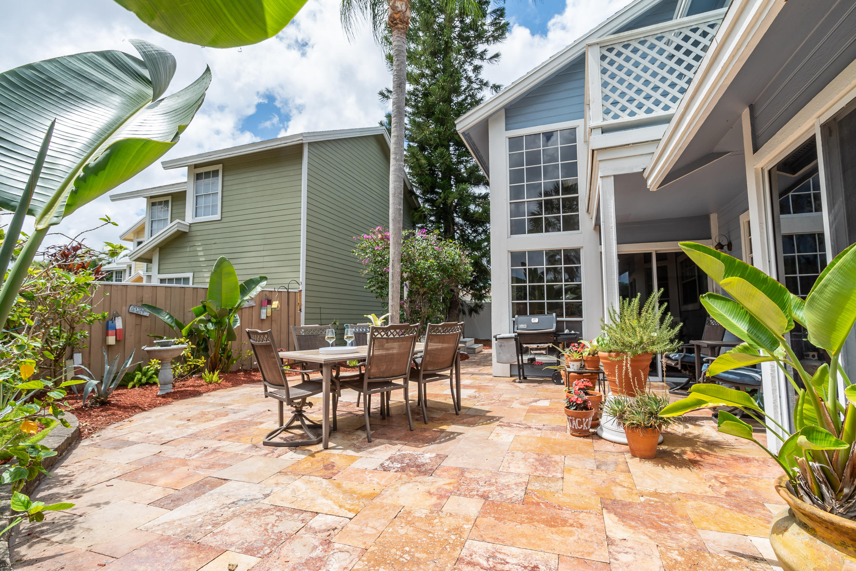 5096 Coronado Ridge Boca Raton, FL 33431 - Photo 3 of 24 Backyard living space