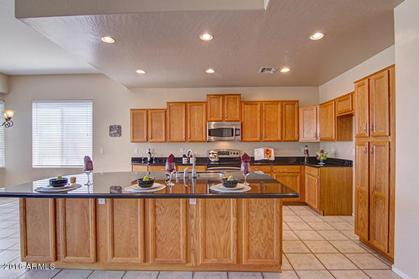 528 East Ranch Road Gilbert, AZ 85296 - Photo 8 of 42