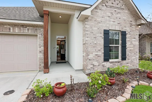 $2,300 | 2429 Bald Cypress Drive, Baton Rouge, LA 70816
