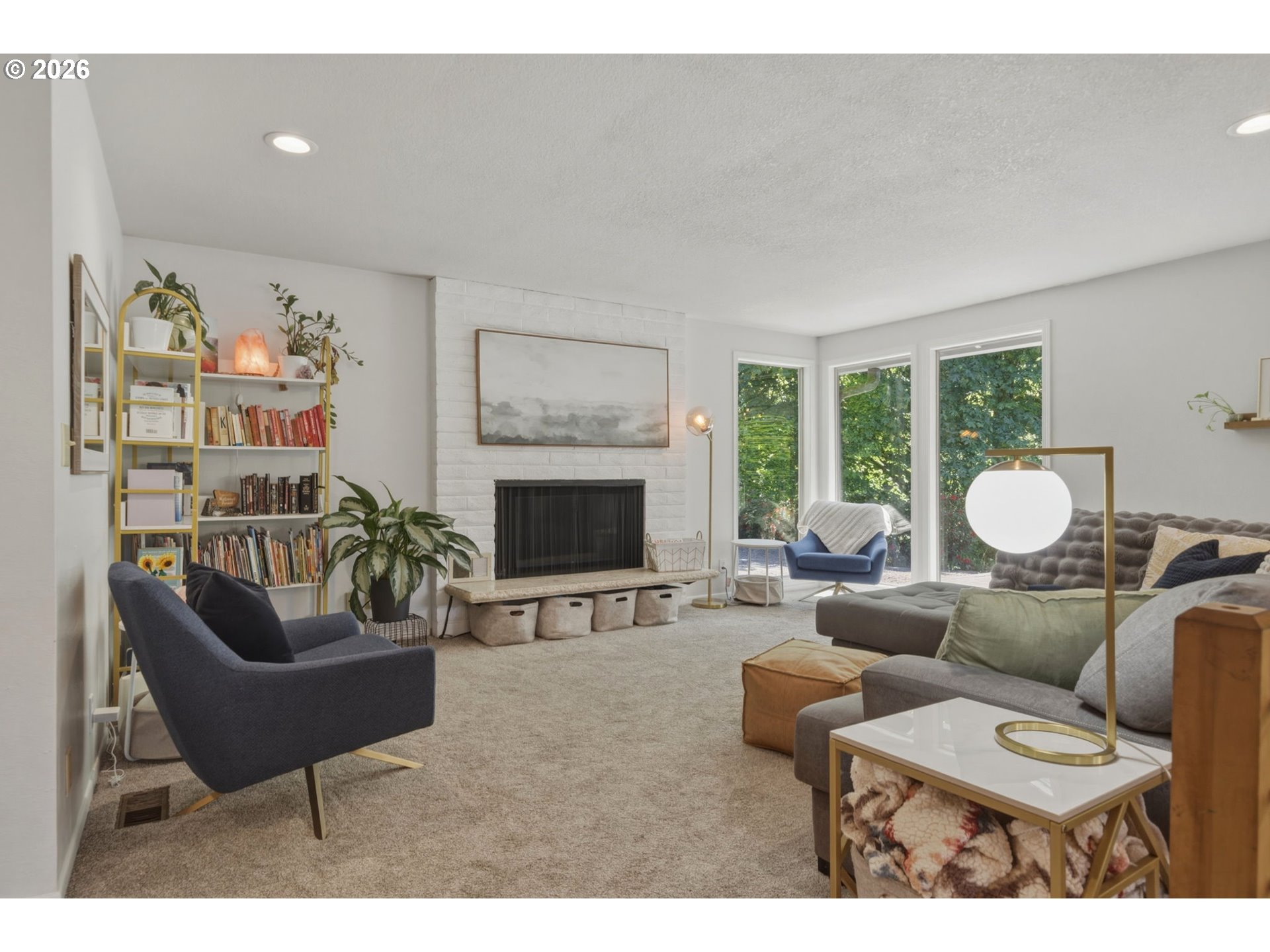 25421 Southeast Sunshine Valley Road Damascus, OR 97089 - Photo 5 of 46 Living Room