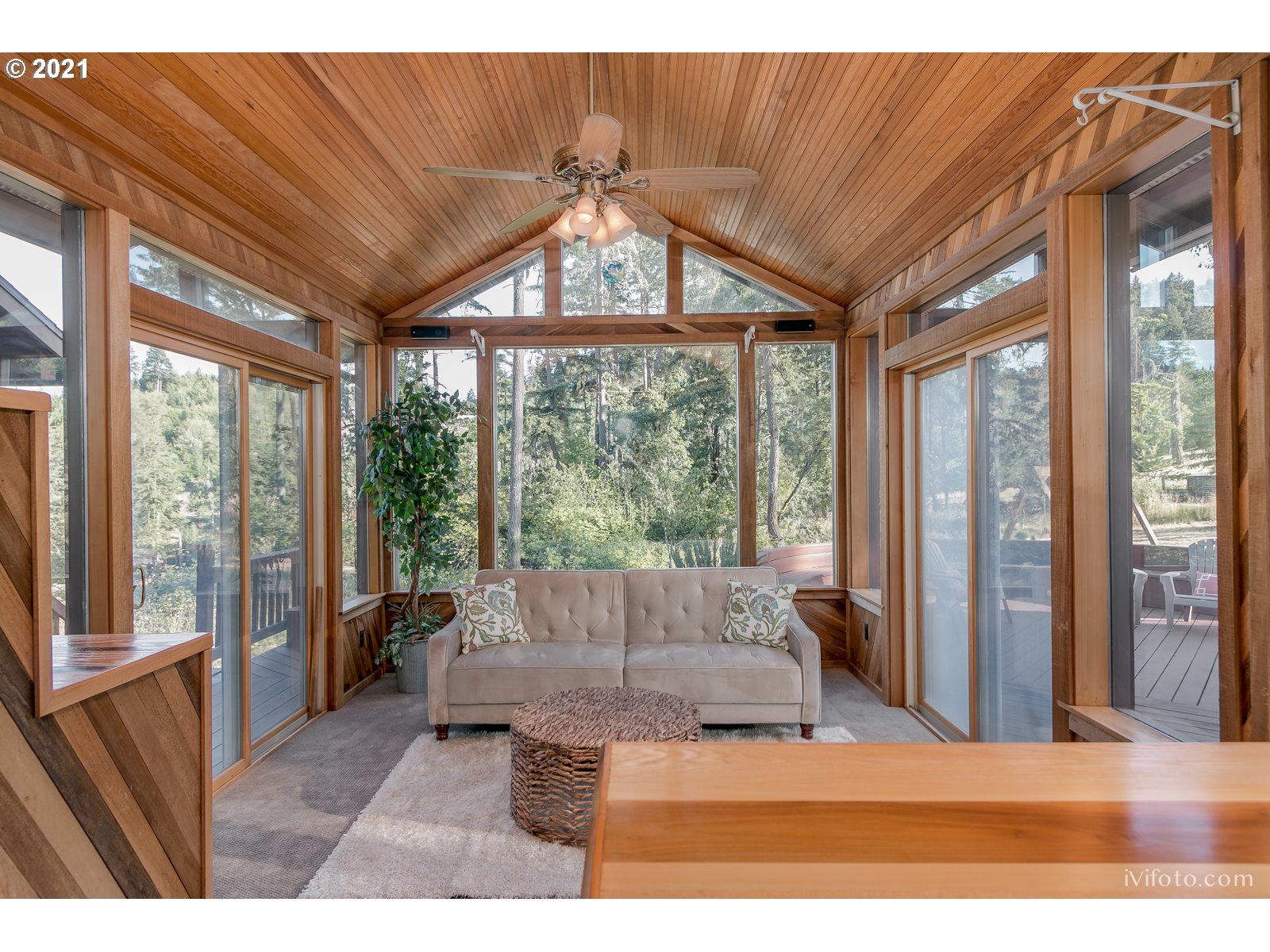 2620 East 43rd Avenue Eugene, OR 97405 - Photo 7 of 31