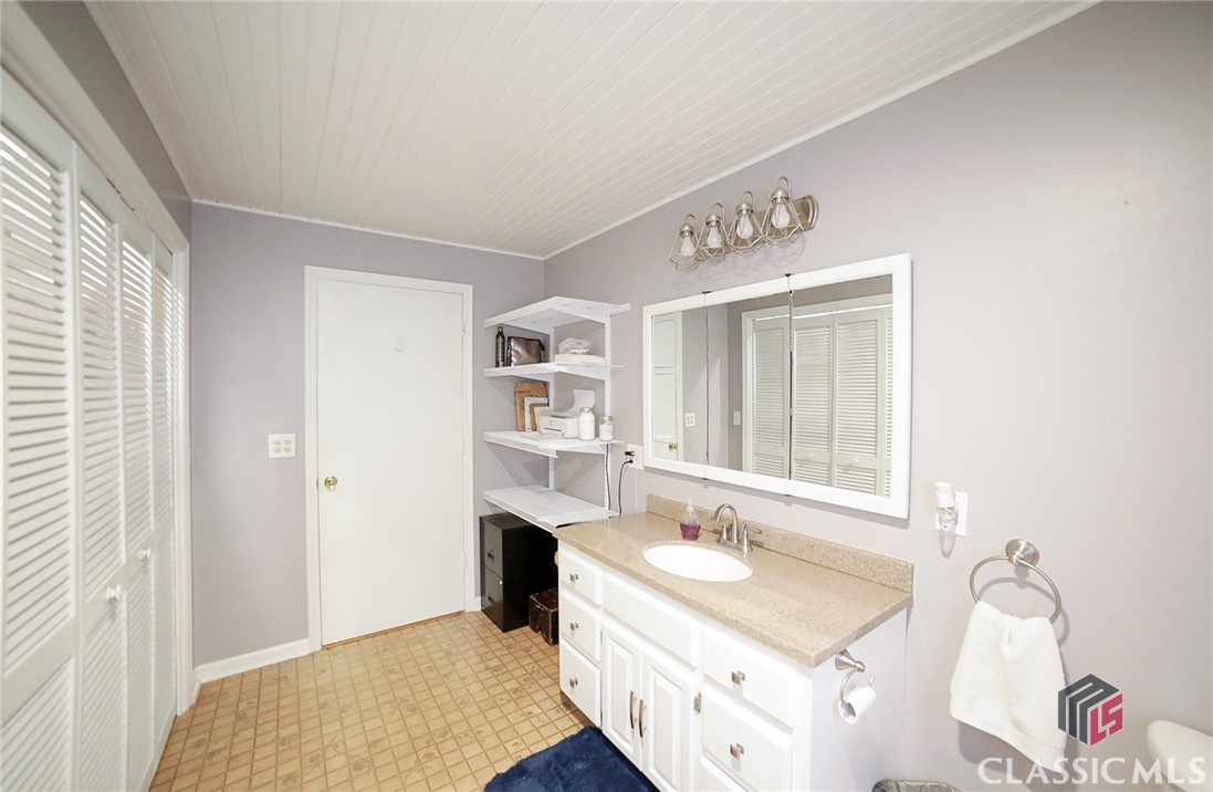 316 Friar Tuck Road Clarkesville, GA 30523 - Photo 14 of 38 Gallery Image 14