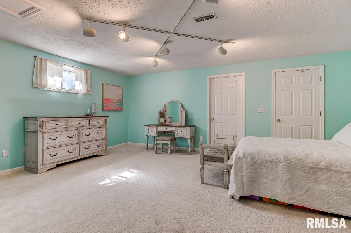 2904 Wildcat Court Springfield, IL 62711 - Photo 30 of 48 Gallery Image 30