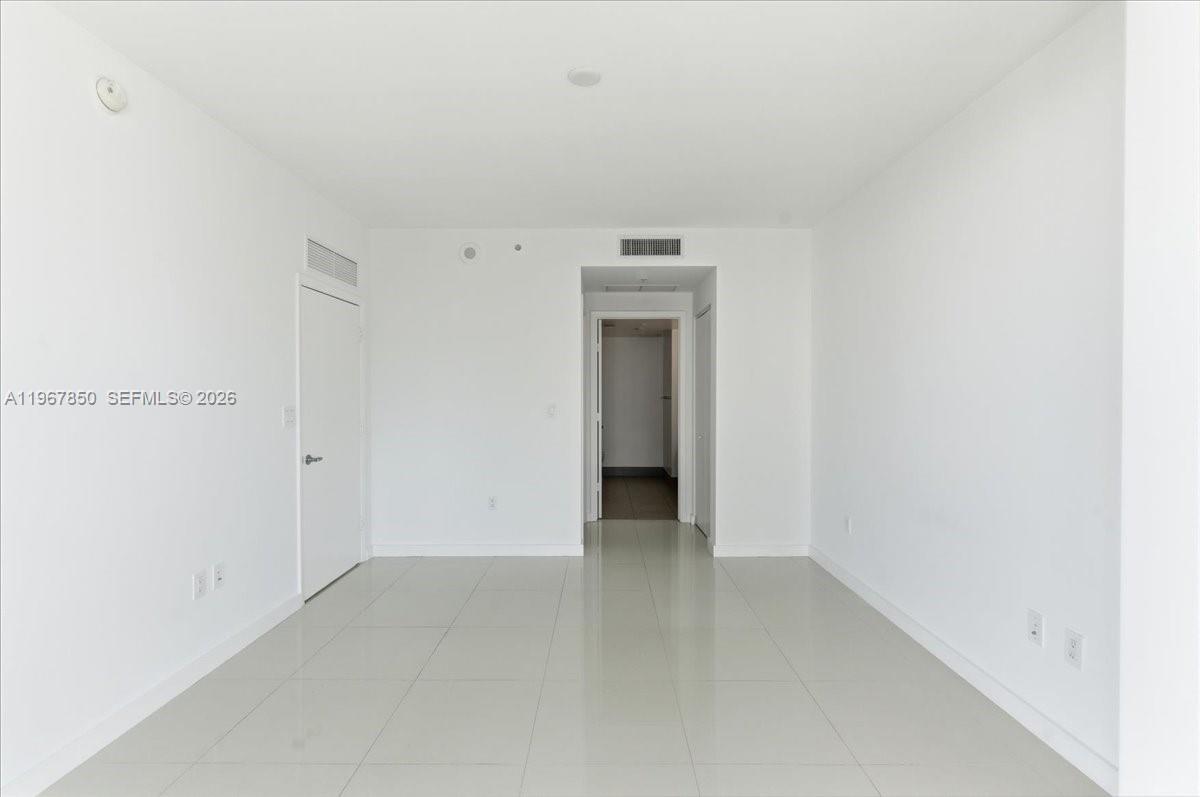 92 Southwest 3rd Street, Unit 3804 Miami, FL 33130 - Photo 18 of 36 a view of an empty room