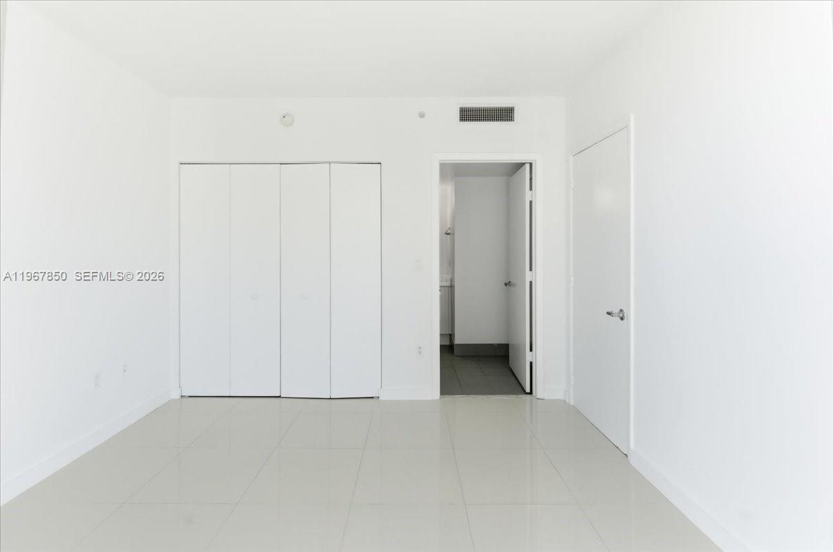 92 Southwest 3rd Street, Unit 3804 Miami, FL 33130 - Photo 22 of 36 a view of an empty room
