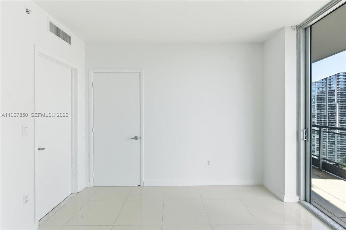 92 Southwest 3rd Street, Unit 3804 Miami, FL 33130 - Photo 24 of 36 a view of an empty room