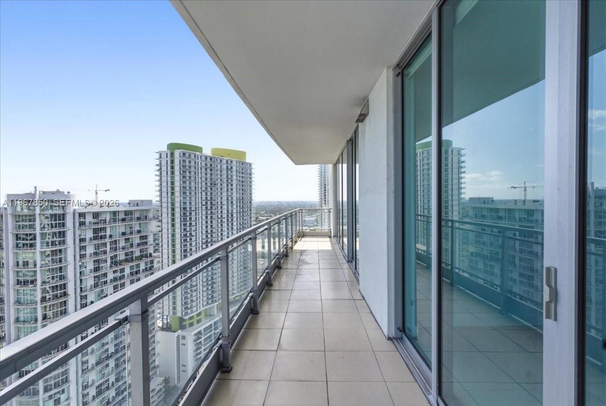 92 Southwest 3rd Street, Unit 3804 Miami, FL 33130 - Photo 28 of 36 a view of balcony with city view