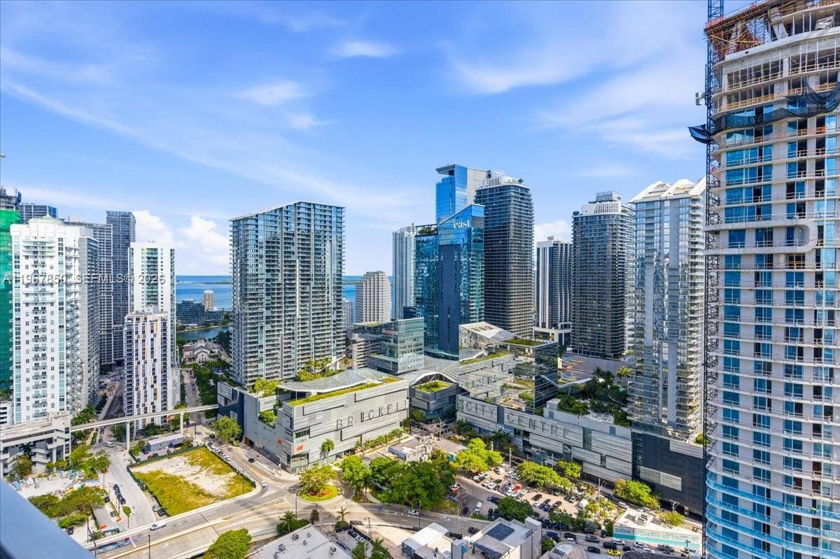 92 Southwest 3rd Street, Unit 3804 Miami, FL 33130 - Photo 33 of 36 a view of city with tall buildings