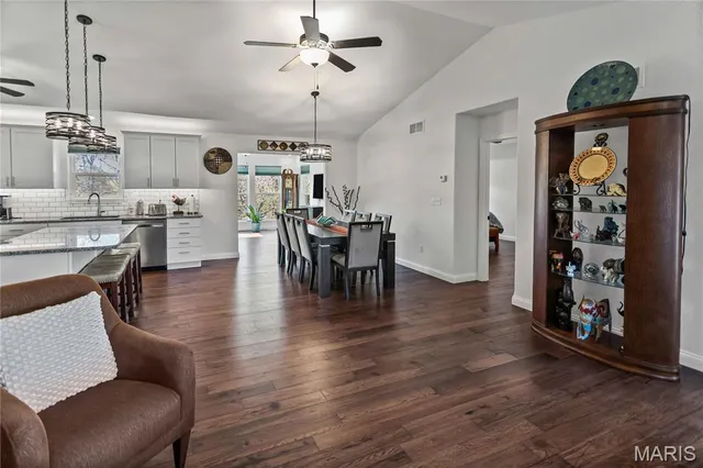 $415,000 | 25714 Walnut Creek Drive, Dow, IL 62022