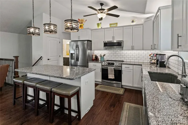 $415,000 | 25714 Walnut Creek Drive, Dow, IL 62022