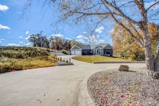 $415,000 | 25714 Walnut Creek Drive, Dow, IL 62022