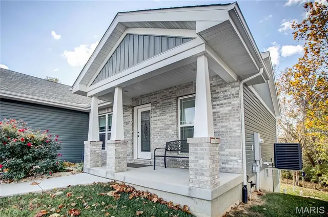 $415,000 | 25714 Walnut Creek Drive, Dow, IL 62022