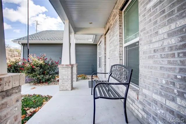 $415,000 | 25714 Walnut Creek Drive, Dow, IL 62022