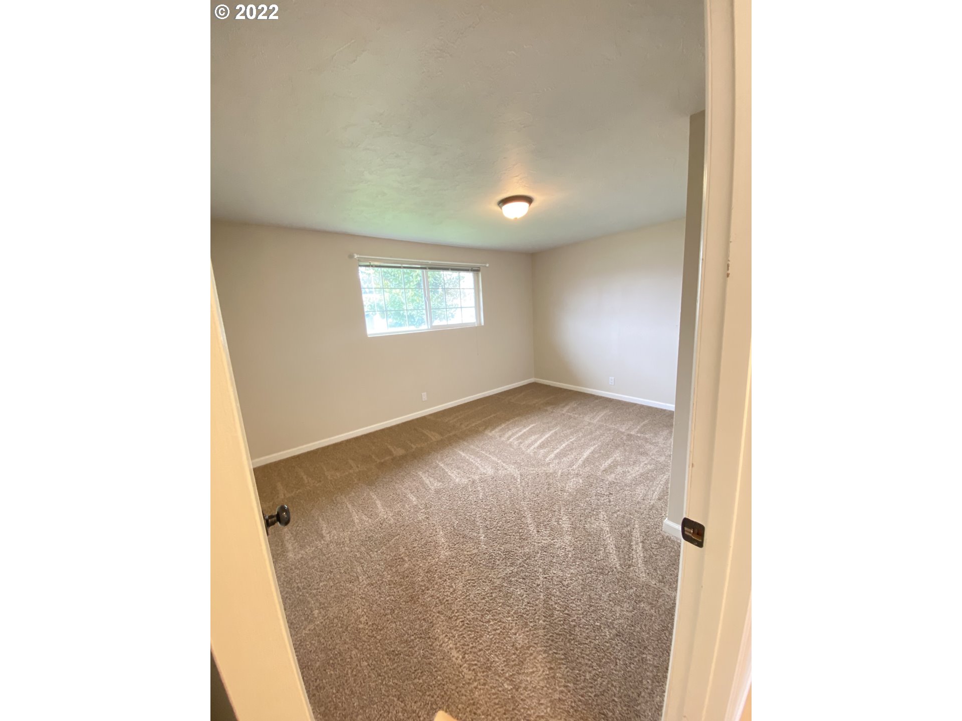 5330 B Street Springfield, OR 97478 - Photo 21 of 28 a view of room