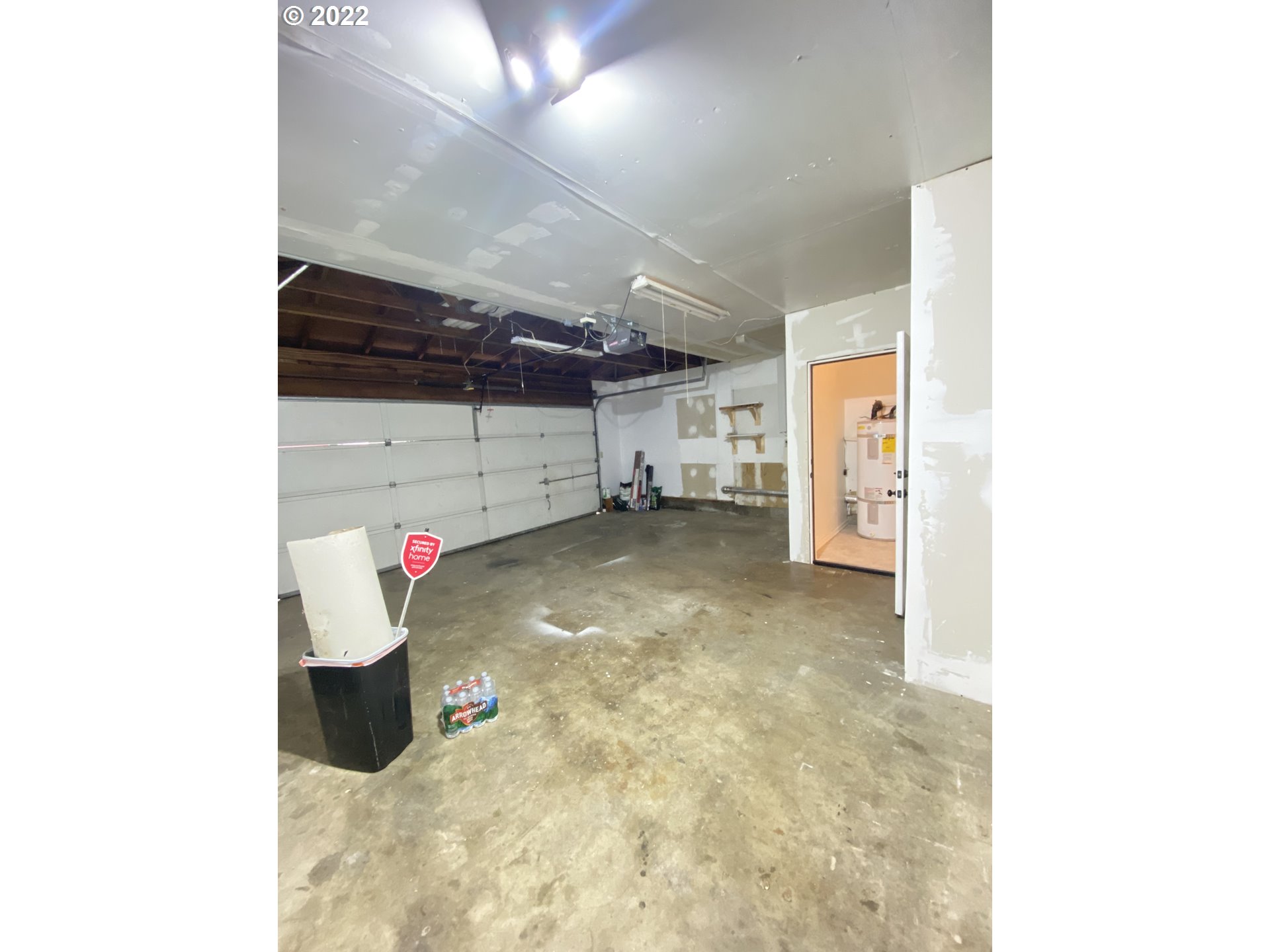 5330 B Street Springfield, OR 97478 - Photo 26 of 28 a view of a garage