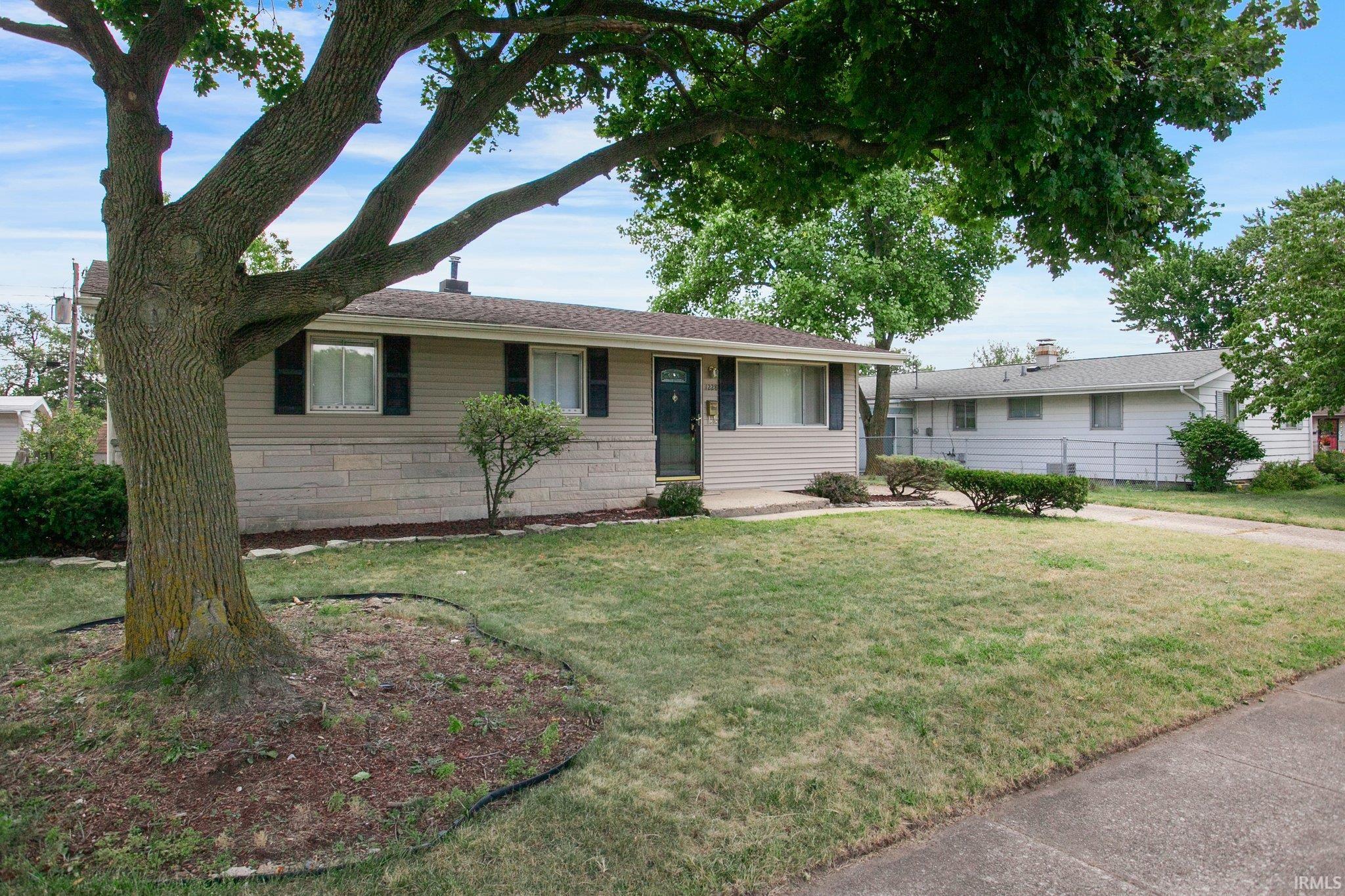 1228 Ryer Street South Bend, IN 46628 - Photo 2 of 30 Gallery Image 2