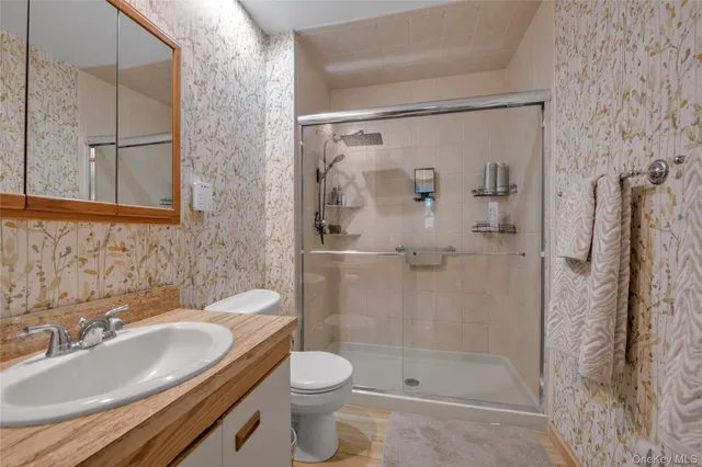 $975,000 | 26 Julia Lane, East Northport, NY 11731