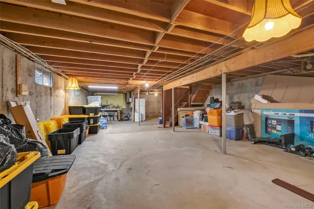 $975,000 | 26 Julia Lane, East Northport, NY 11731