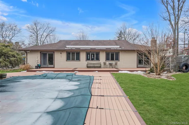 $975,000 | 26 Julia Lane, East Northport, NY 11731