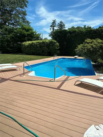 $975,000 | 26 Julia Lane, East Northport, NY 11731