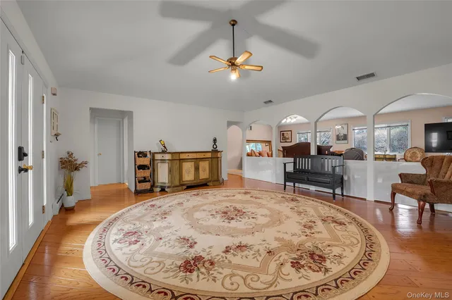 $975,000 | 26 Julia Lane, East Northport, NY 11731