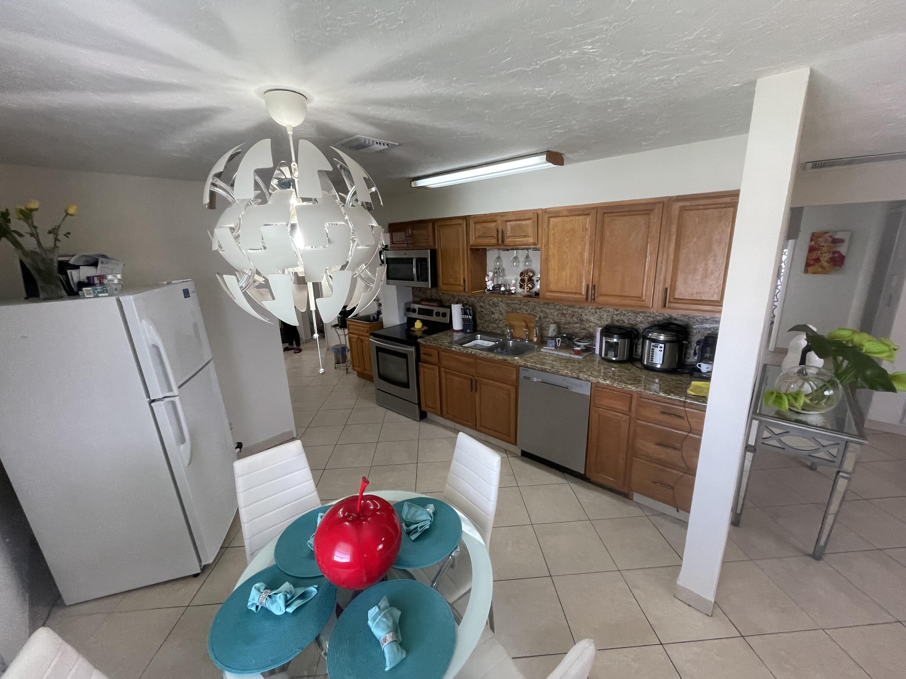 809 Elm Road West Palm Beach, FL 33409 - Photo 9 of 20 IMG_8101