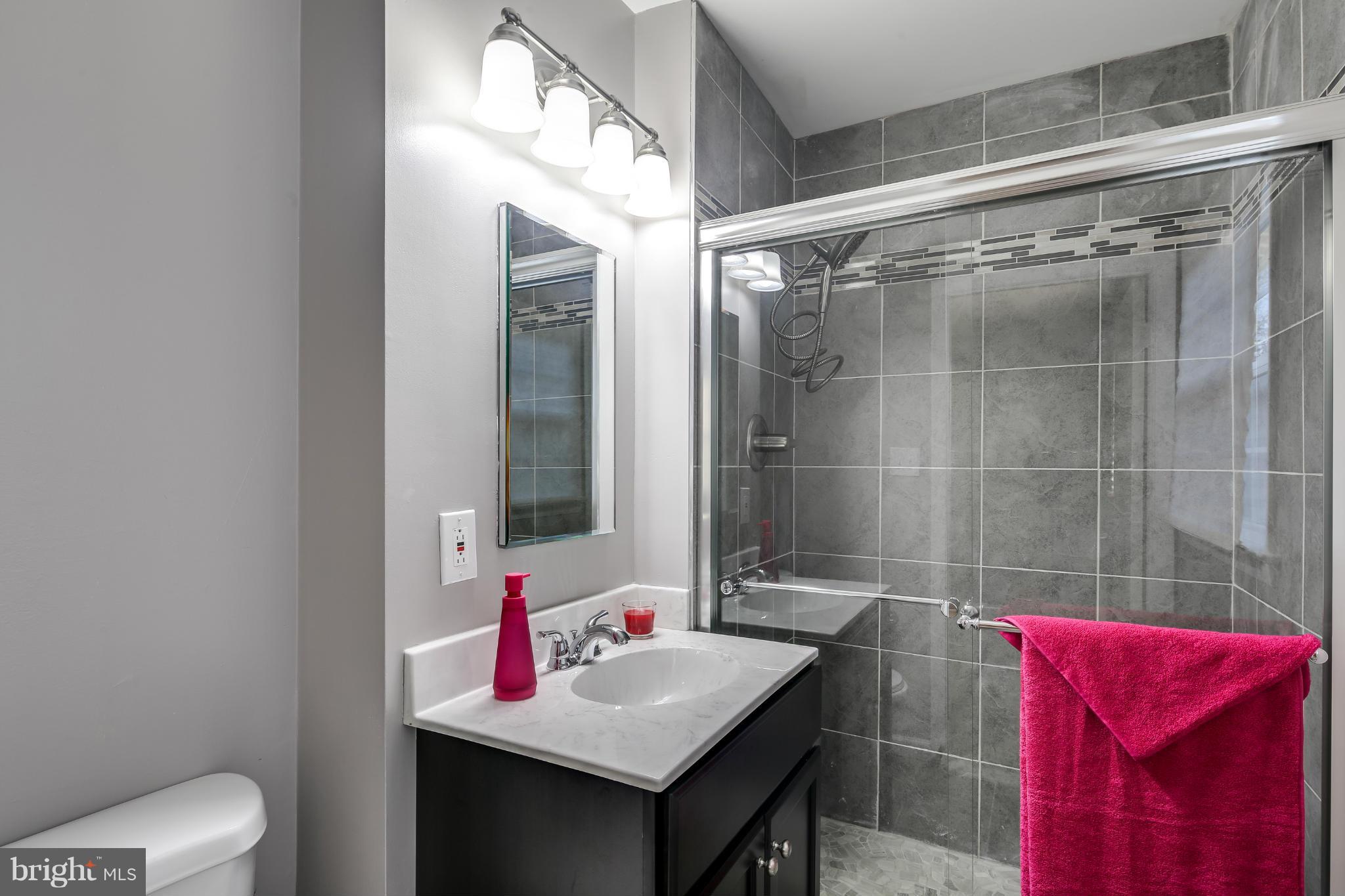 6803 Brompton Road Baltimore, MD 21207 - Photo 19 of 30 Bath (Master)