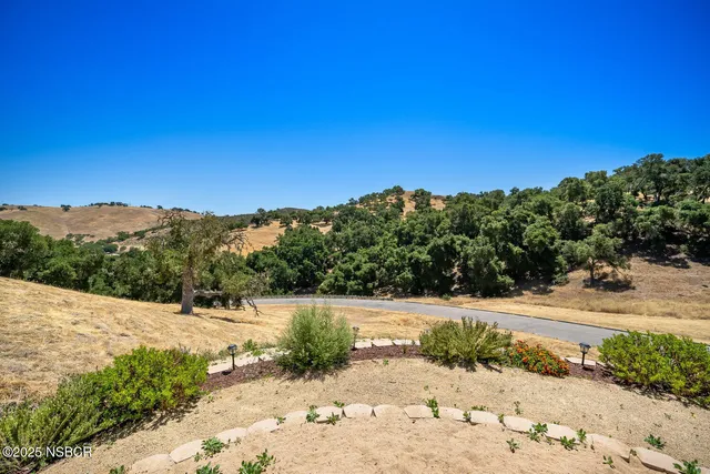 $1,199,999 | 9805 Steelhead Road, Paso Robles, CA 93446