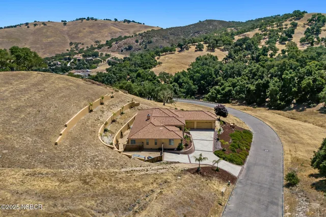 $1,199,999 | 9805 Steelhead Road, Paso Robles, CA 93446