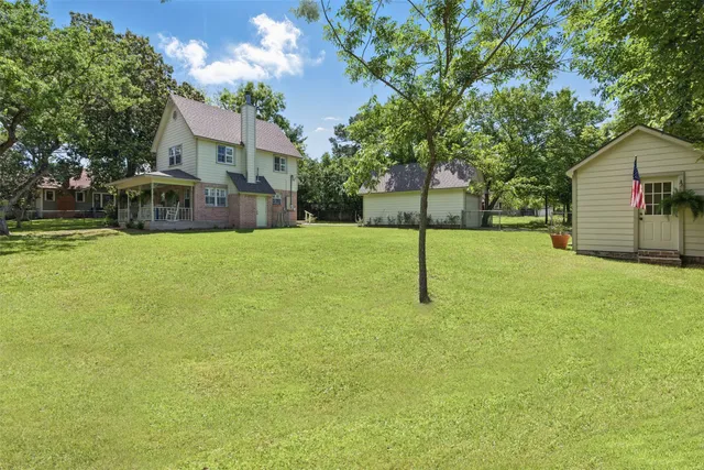 $365,000 | 407 West Main Street, Brenham, TX 77833