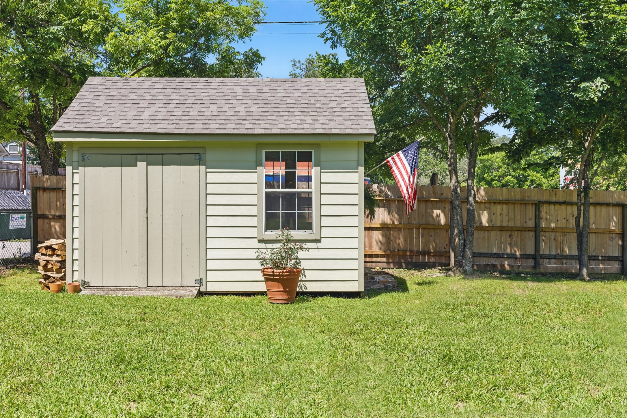 407 West Main Street Brenham, TX 77833 - Photo 41 of 50 a view of a house with a yard