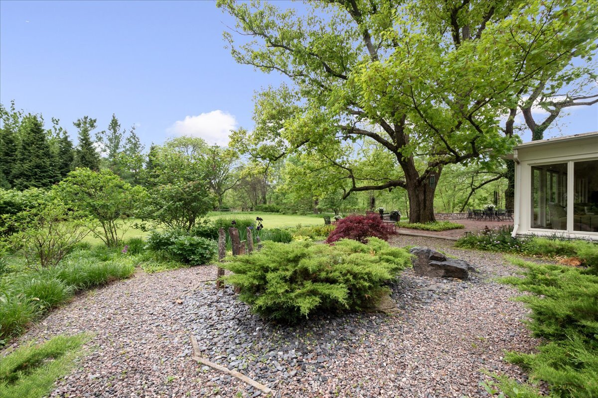 2080 Norfork Road Northfield, IL 60093 - Photo 12 of 50