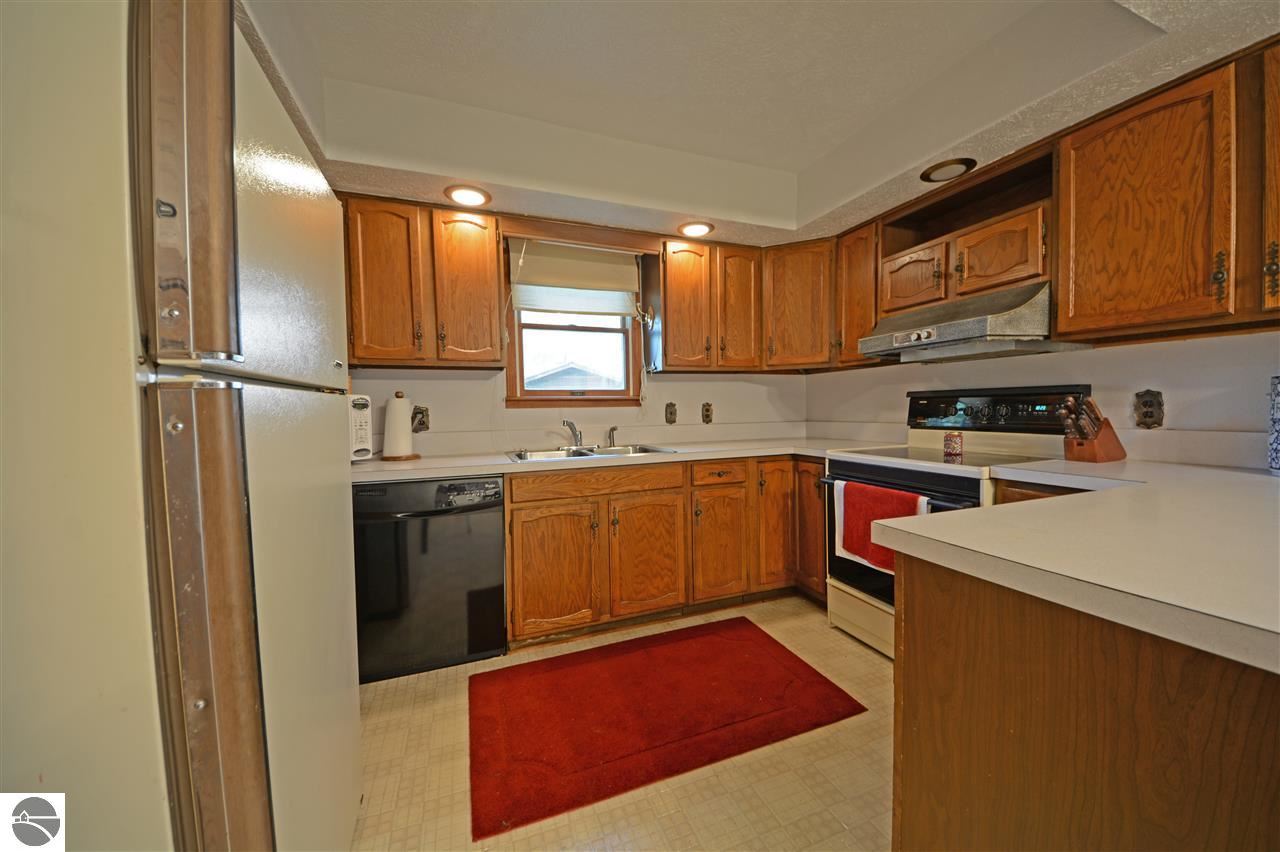 10335 Wildwood Road Interlochen, MI 49643 - Photo 18 of 47 1790225-17.JPG